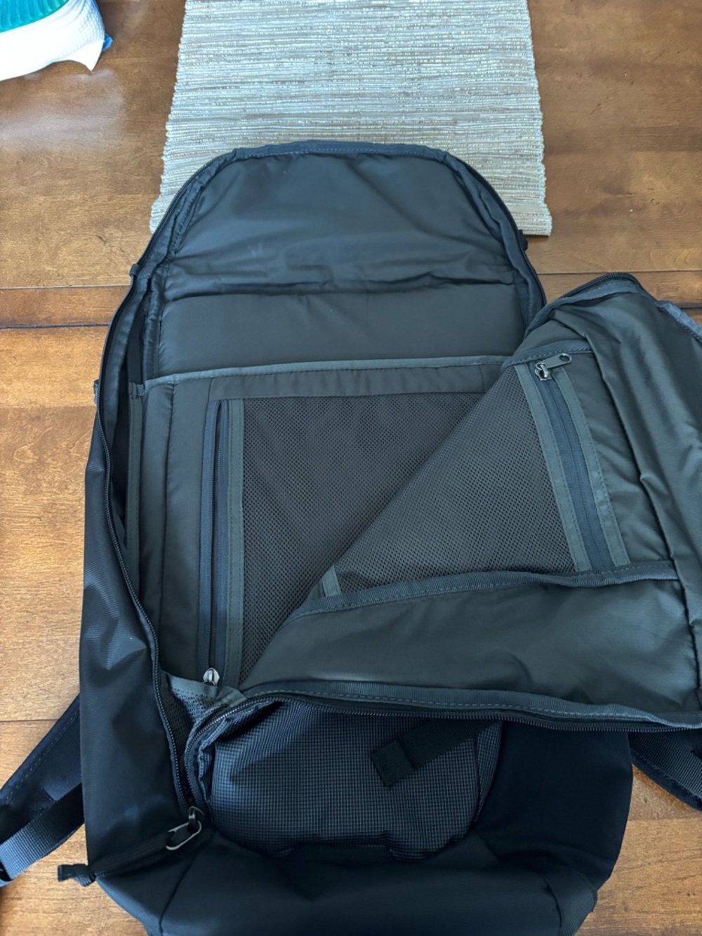 Like new Thule Backpack - Picture 3 of 3